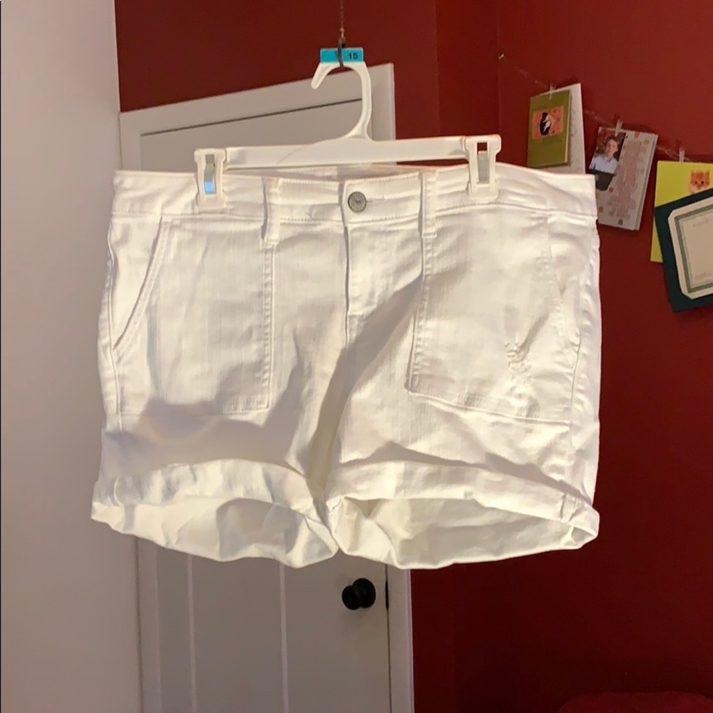 White size 16 torrid shorts